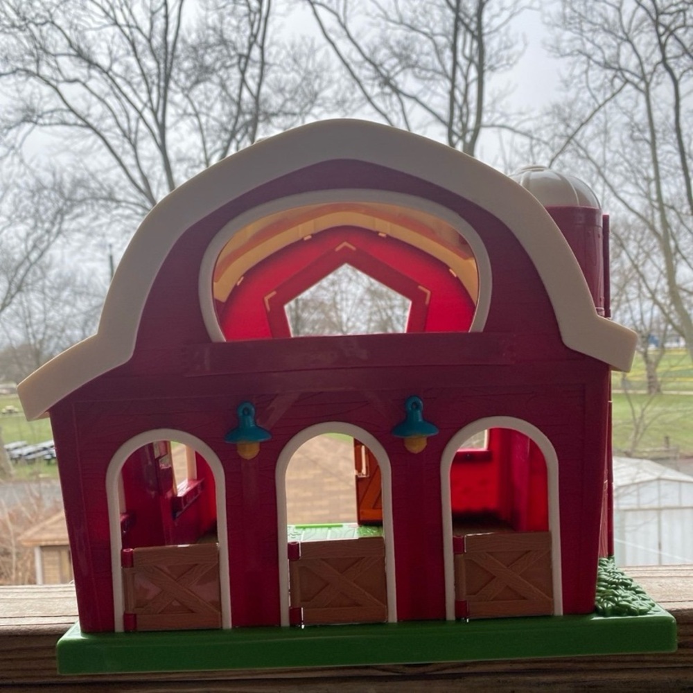 Red Toy Barn Playset-Charming barnhouse for your little dolls